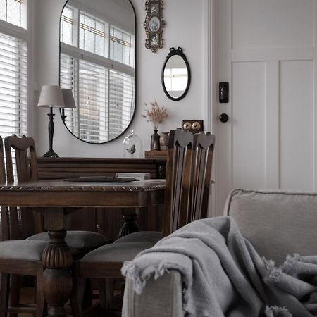 ハオンビル Walton House Bed & Breakfast エクステリア 写真