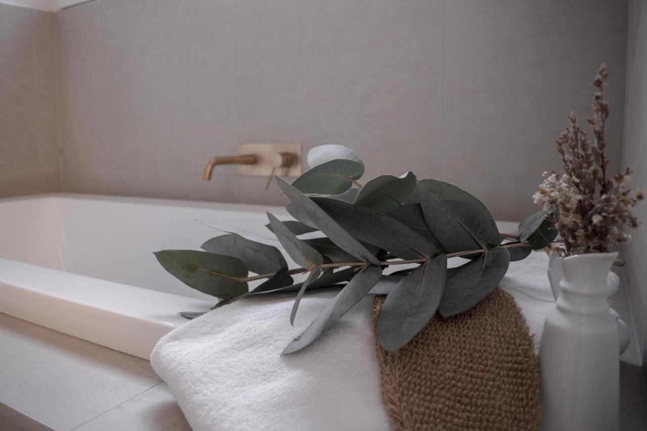 ハオンビル Walton House Bed & Breakfast エクステリア 写真